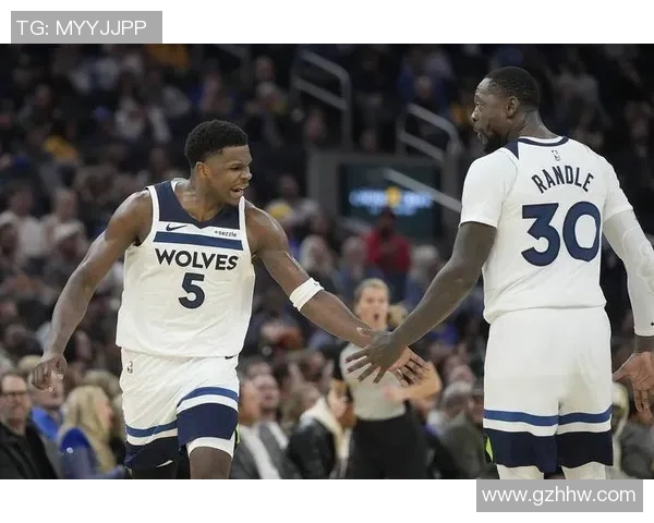 森林狼强势逆袭兰德尔与爱德华兹联手助队大胜鹈鹕41分