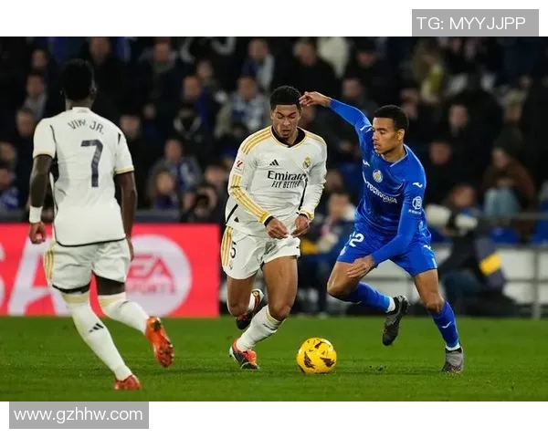 巴萨与曼联巅峰对决再度上演球迷期待精彩瞬间与历史重演